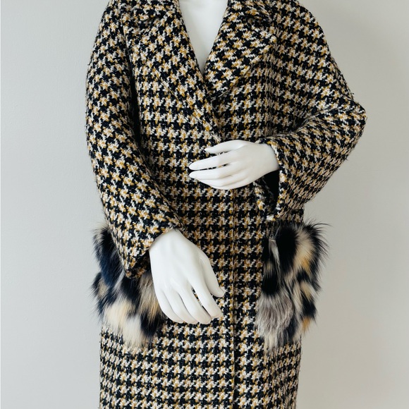 Ermanno Scervino Tweed Houndstooth Coat with Natural Fur Pockets - Picture 7 of 12